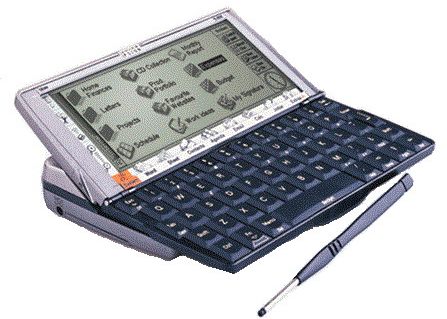 Psion Serie5, aufgeklappt, eingeschaltet, mit sichtbarer Tastatur